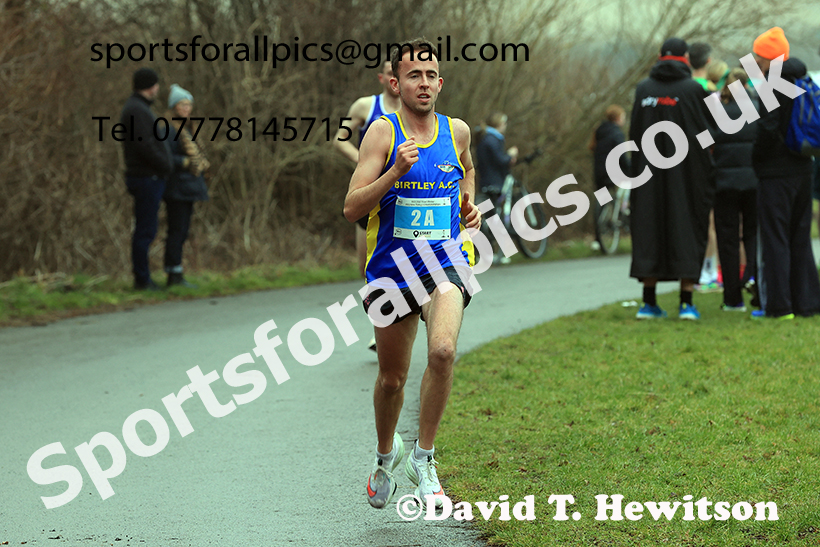 Senior Men and Over-35s to 49s Mens 2025 NECAA Royal Signals Road Relays Champs.,  Hetton Lyons Country Park, Hetton le Hole, County Durham. Photo: David T. Hewitson/Sports for All Pics